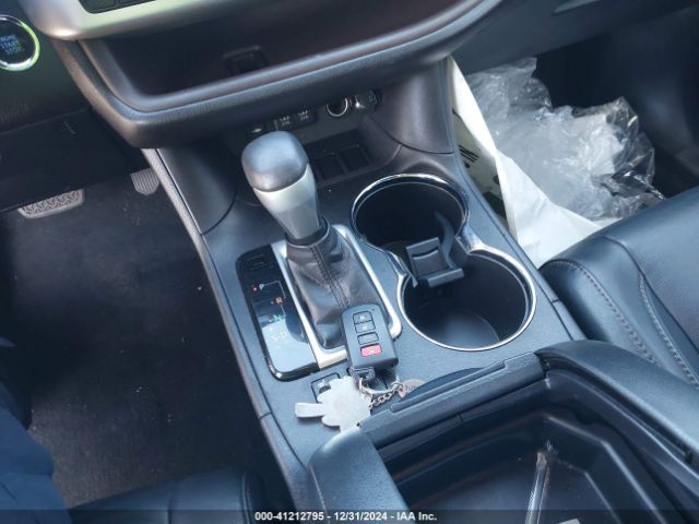 5TDKZRFH9HS518276 Toyota Highlander Xle
