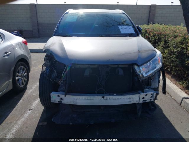 5TDKZRFH9HS518276 Toyota Highlander Xle