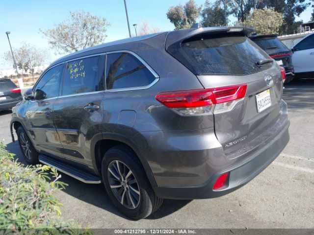 5TDKZRFH9HS518276 Toyota Highlander Xle
