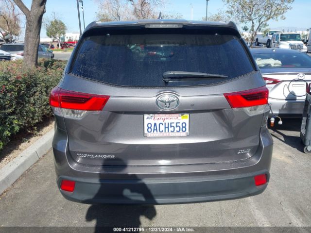 5TDKZRFH9HS518276 Toyota Highlander Xle