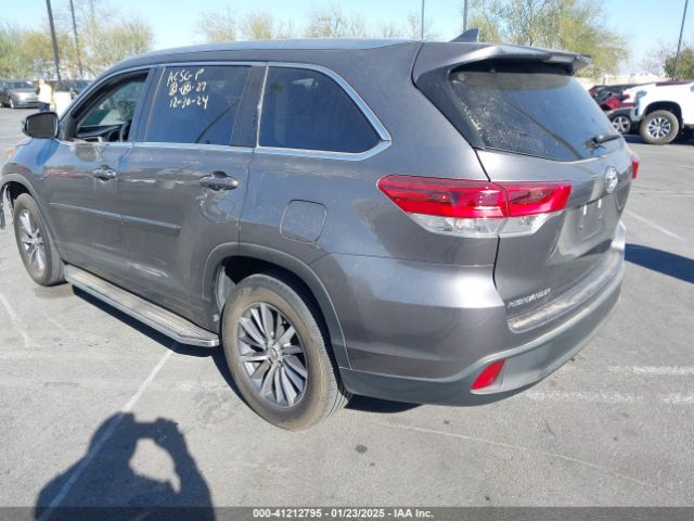 5TDKZRFH9HS518276 Toyota Highlander Xle