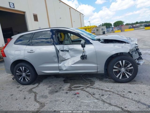 YV4L12RK1R1908391 Volvo Xc60 B5 Core Dark Theme