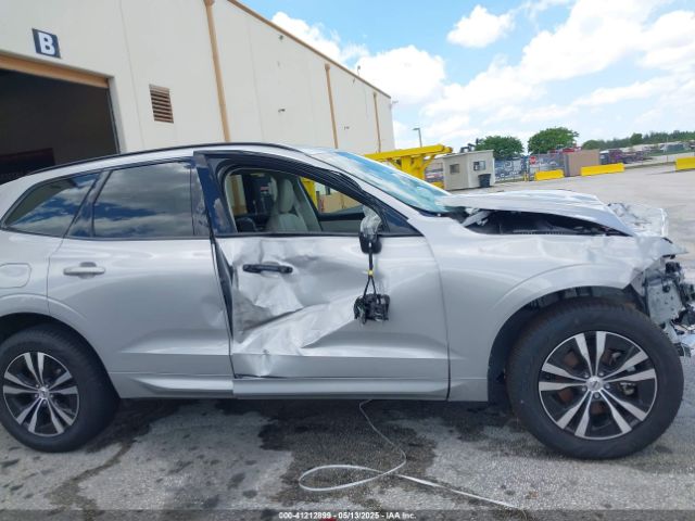 YV4L12RK1R1908391 Volvo Xc60 B5 Core Dark Theme