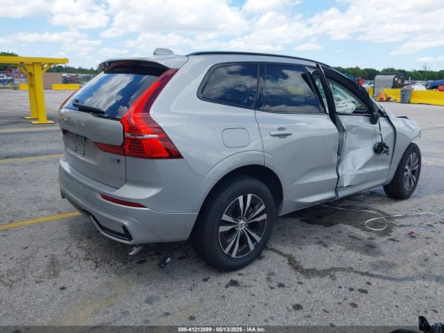 YV4L12RK1R1908391 Volvo Xc60 B5 Core Dark Theme
