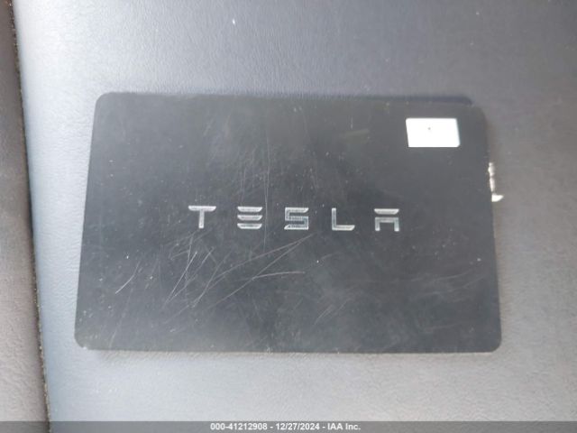 7SAYGDED7RF052678 Tesla Model Y