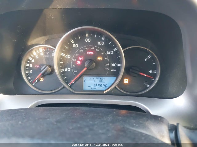 Toyota RAV4 LE 2016 JTMBFREV1GJ092661 Image 7