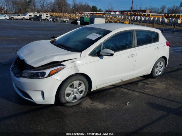 KNAFK5A87J5772972 KIA FORTE LX