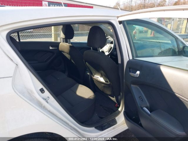 KNAFK5A87J5772972 KIA FORTE LX
