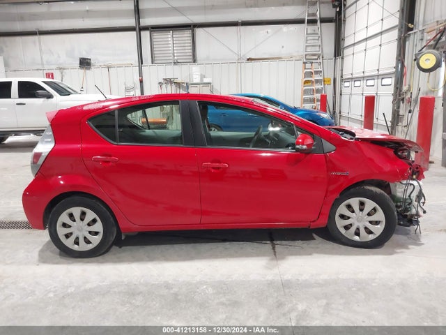 JTDKDTB36E1557972 Toyota Prius C Two