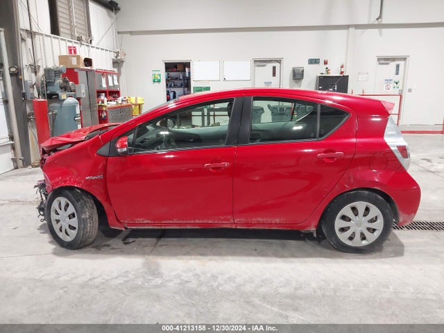 JTDKDTB36E1557972 Toyota Prius C Two