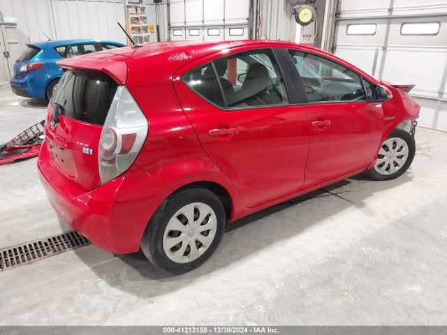 JTDKDTB36E1557972 Toyota Prius C Two