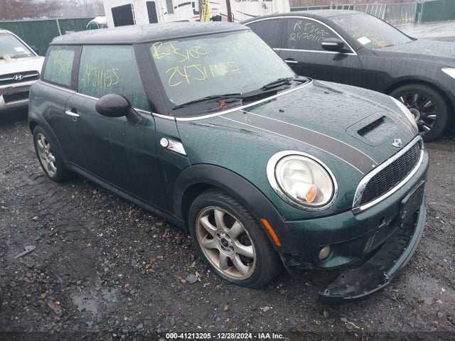 2010 MINI COOPER S WMWMF7C55ATZ70634 Photo 0