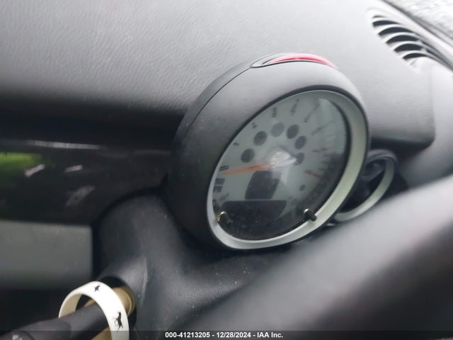 2010 MINI COOPER S WMWMF7C55ATZ70634 Photo 6