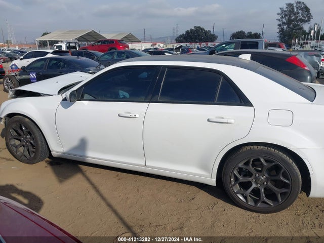 Chrysler 300 300s 2019 2C3CCABG9KH562695 Image 15