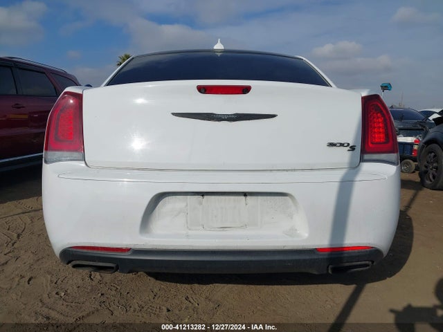 Chrysler 300 300s 2019 2C3CCABG9KH562695 Image 17
