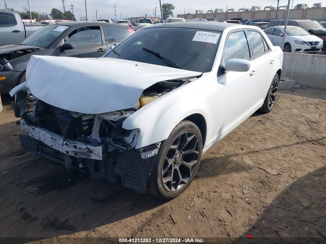 Chrysler 300 300s 2019 2C3CCABG9KH562695 Image 2