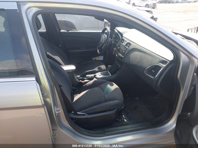 1C3CCBAB3EN168441 Chrysler 200 LX