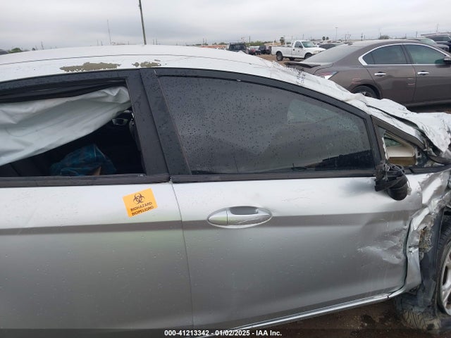 3FADP4BJ2FM220598 Ford FIESTA SE