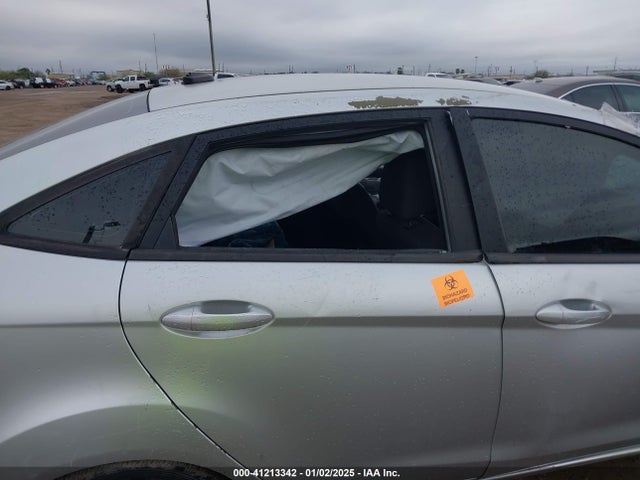 3FADP4BJ2FM220598 Ford FIESTA SE