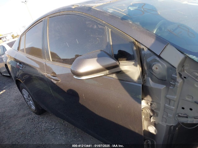 JTDKBRFU8G3509246 Toyota Prius Two