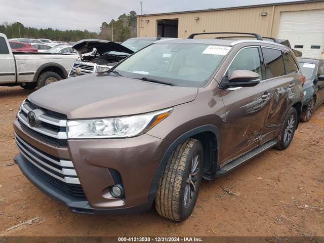 Toyota Highlander Xle 2018 5TDJZRFH1JS876490 Image 2