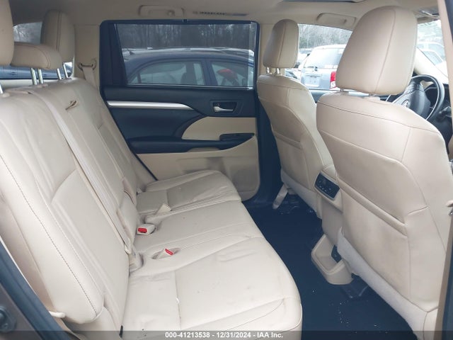 Toyota Highlander Xle 2018 5TDJZRFH1JS876490 Image 8