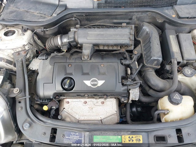 2010 MINI COOPER CLUBMAN WMWML3C55ATX38343 Photo 9