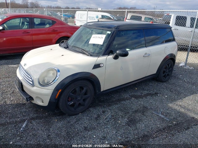 2010 MINI COOPER CLUBMAN WMWML3C55ATX38343 Photo 1