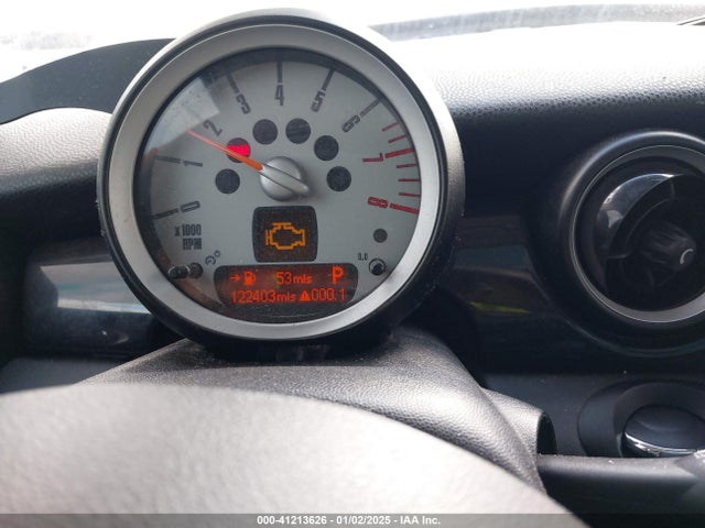 2010 MINI COOPER CLUBMAN WMWML3C55ATX38343 Photo 6