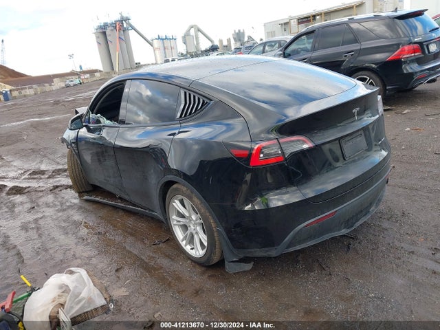2021 TESLA MODEL Y 5YJYGDEEXMF121281 Photo 2