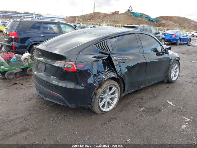 2021 TESLA MODEL Y 5YJYGDEEXMF121281 Photo 3