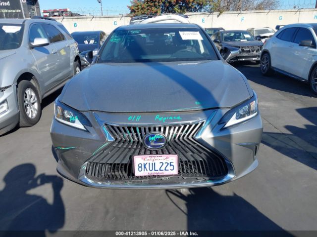 58AB21B13KU001514 Lexus ES 300H