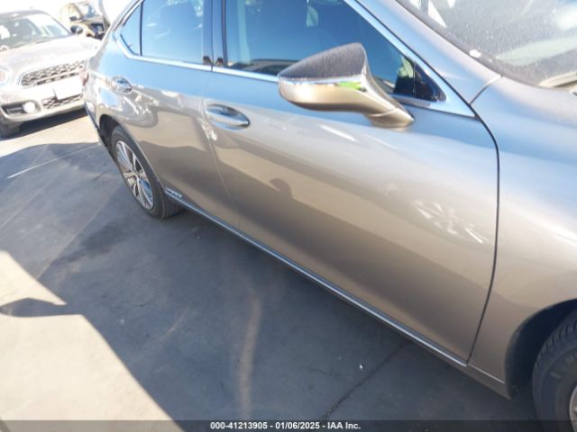 58AB21B13KU001514 Lexus ES 300H