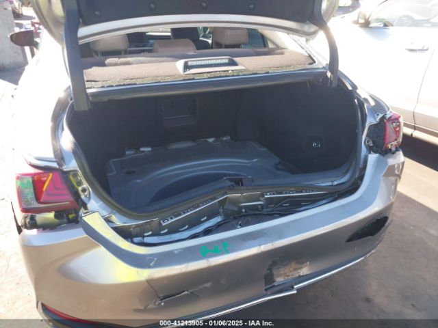 58AB21B13KU001514 Lexus ES 300H