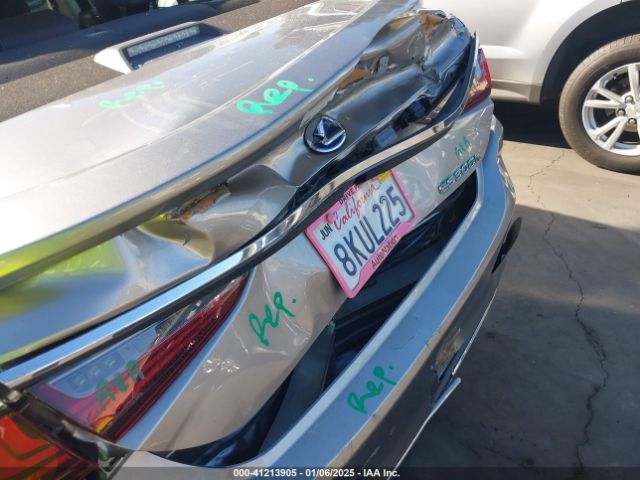 58AB21B13KU001514 Lexus ES 300H
