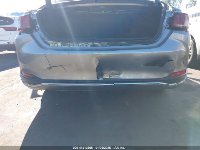 58AB21B13KU001514 Lexus ES 300H