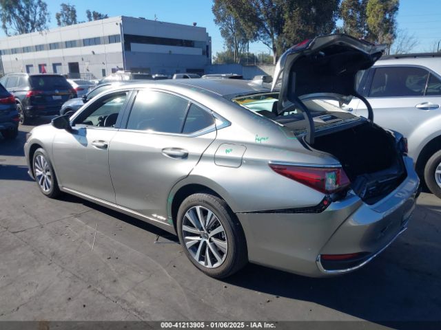 58AB21B13KU001514 Lexus ES 300H