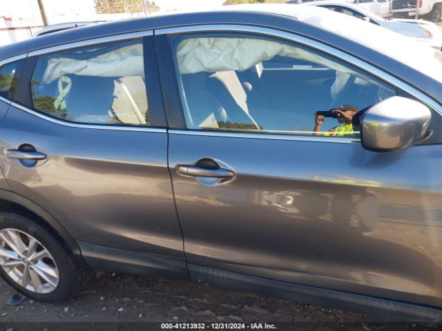 JN1BJ1CPXJW189620 Nissan Rogue Sport S
