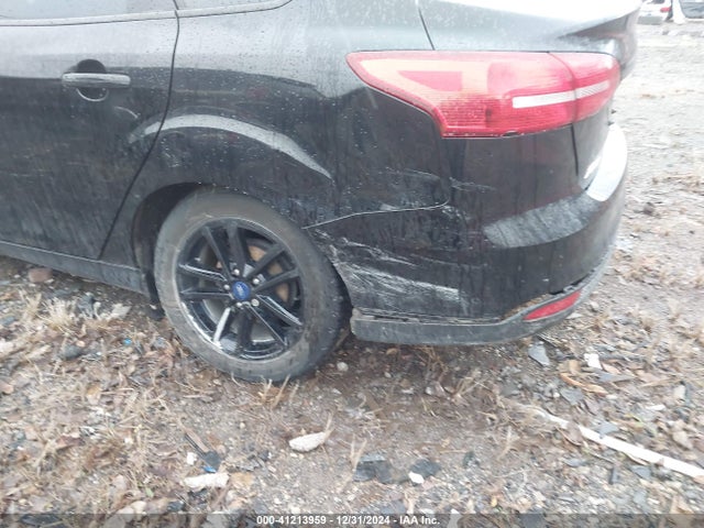 Ford FOCUS SE 2017 1FADP3F20HL209911 Image 17