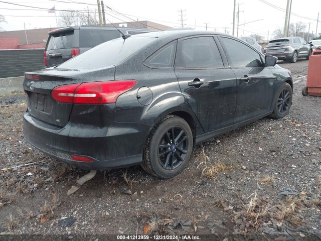 Ford FOCUS SE 2017 1FADP3F20HL209911 Image 4