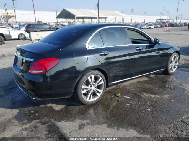 55SWF4JB7FU087565 Mercedes-Benz C 300 Luxury/sport