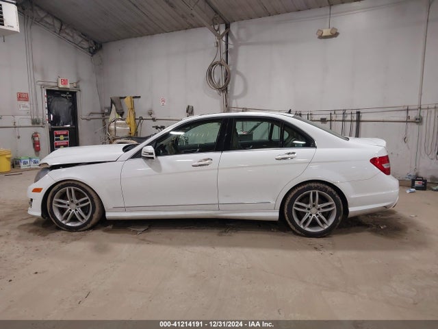 WDDGF8AB8ER318002 Mercedes-Benz C 300 Luxury 4matic/sport 4matic