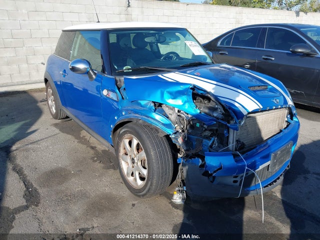 2010 MINI COOPER S WMWMF7C52ATZ70784 Photo 0