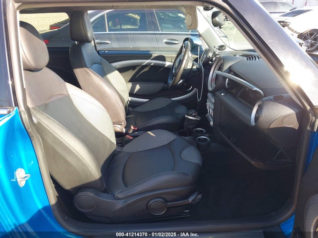 2010 MINI COOPER S WMWMF7C52ATZ70784 Photo 4
