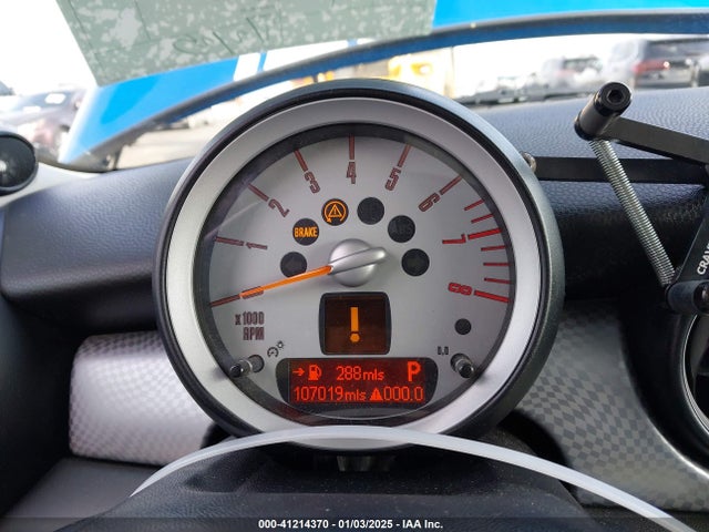 2010 MINI COOPER S WMWMF7C52ATZ70784 Photo 6