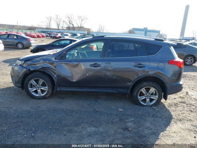 JTMRFREVXFJ048624 Toyota Rav4 Xle