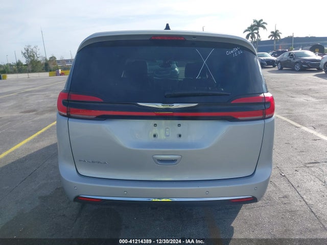 Chrysler Pacifica Touring L 2024 2C4RC1BG1RR162415 Image 15