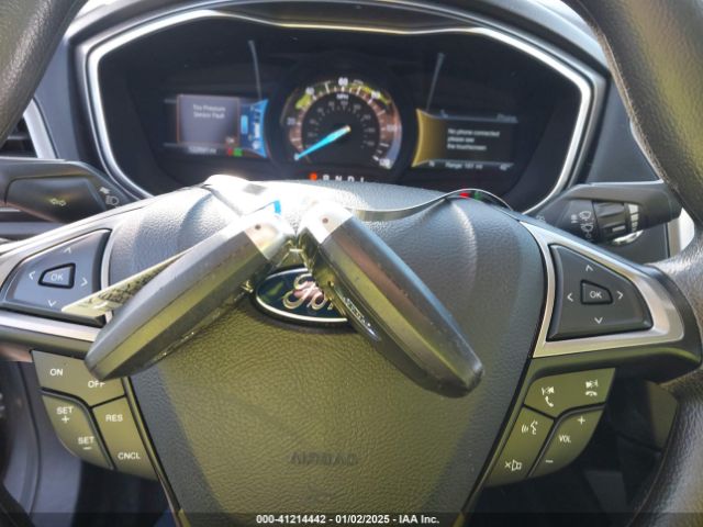 3FA6P0LU8HR128623 Ford Fusion Hybrid Se