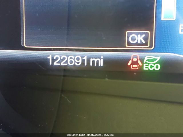 3FA6P0LU8HR128623 Ford Fusion Hybrid Se