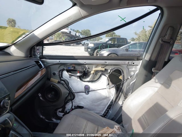 Honda Cr-v Touring 2018 7FARW1H97JE055342 Image 20